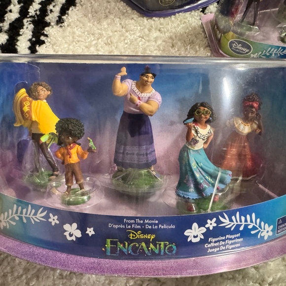 Disney Encanto toy figures - Picture 1 of 4